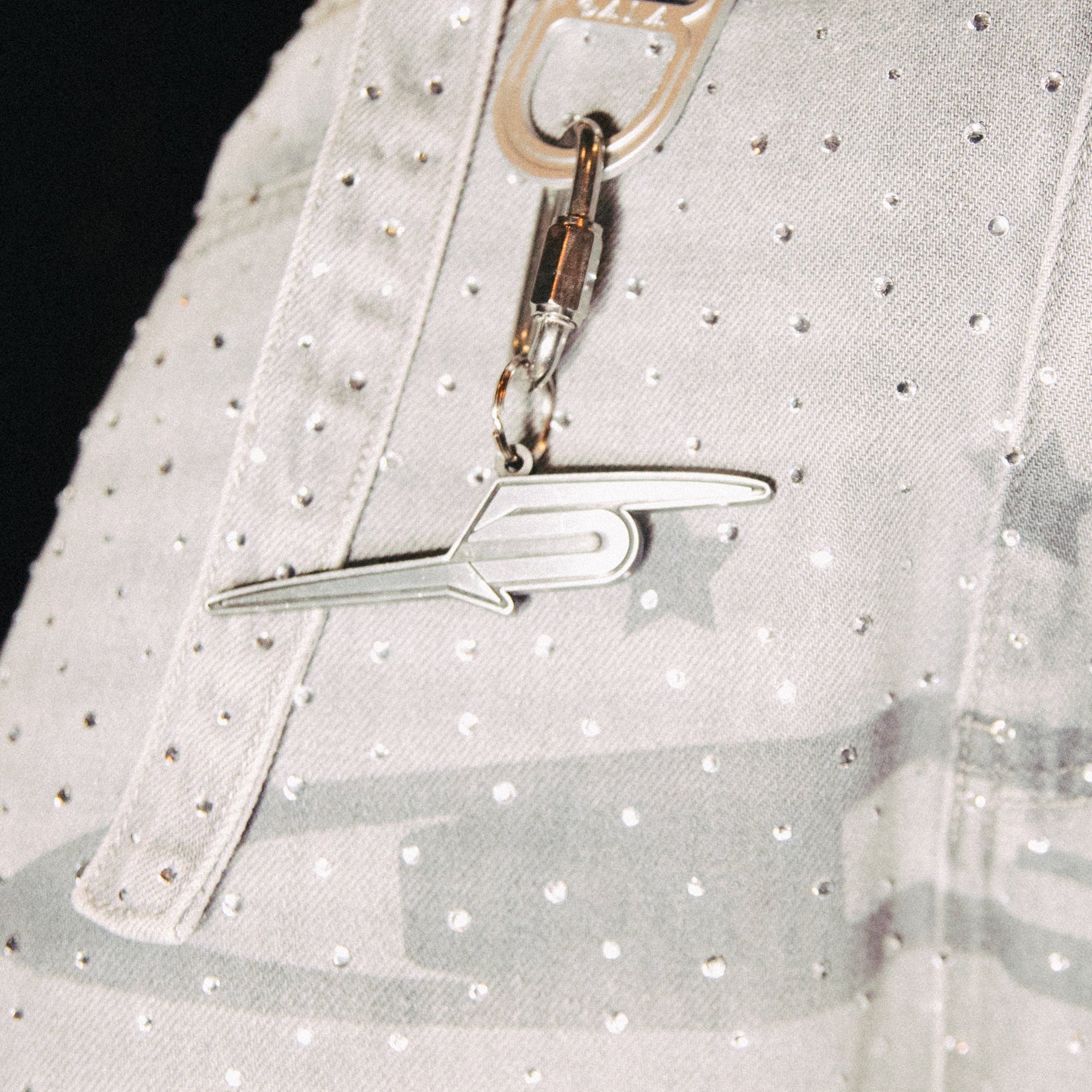 LTR5 KEYCHAIN - FIRST EDITION